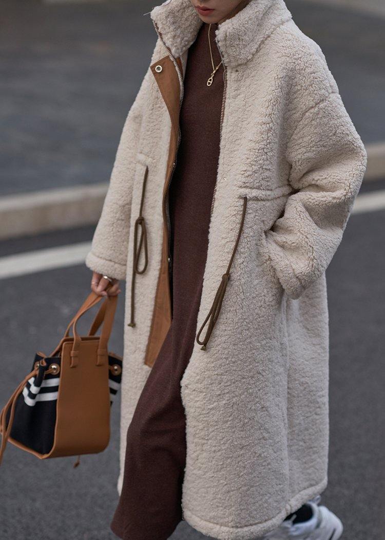 Beige Stijlvolle Winterjas met Hoge Kraag – Amara