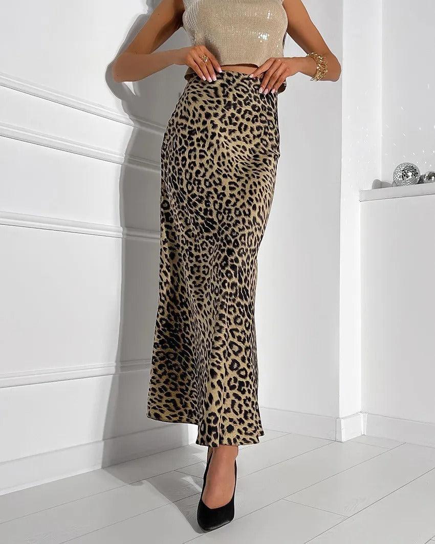 Kourtney - Eng anliegender Maxirock mit Leopardenmuster