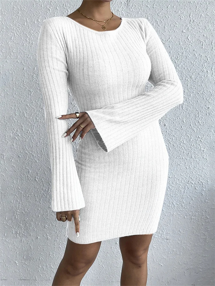 Margot - Aansluitende Gebreide Jurk met Uitlopende Mouwen