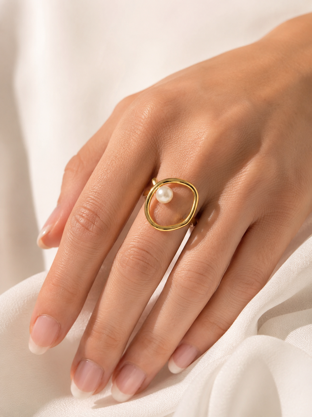 Asymmetrische Open Ring Close-up | Navando