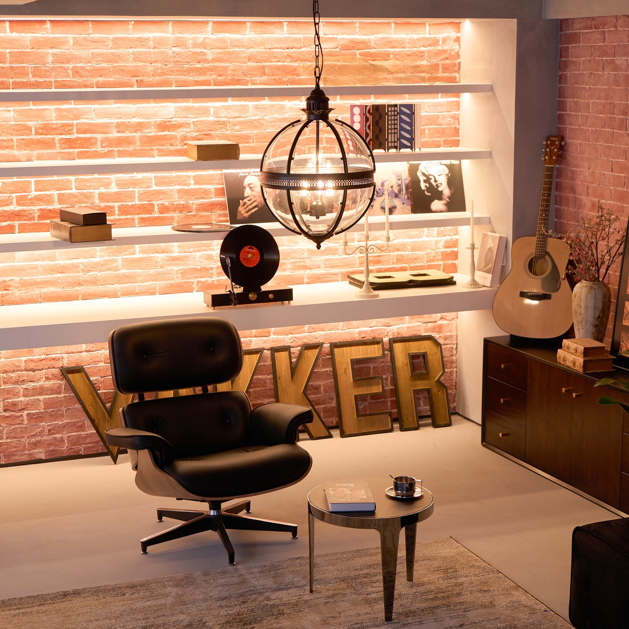 Braeden | Glazen plafondlamp met metalen lichaam 5