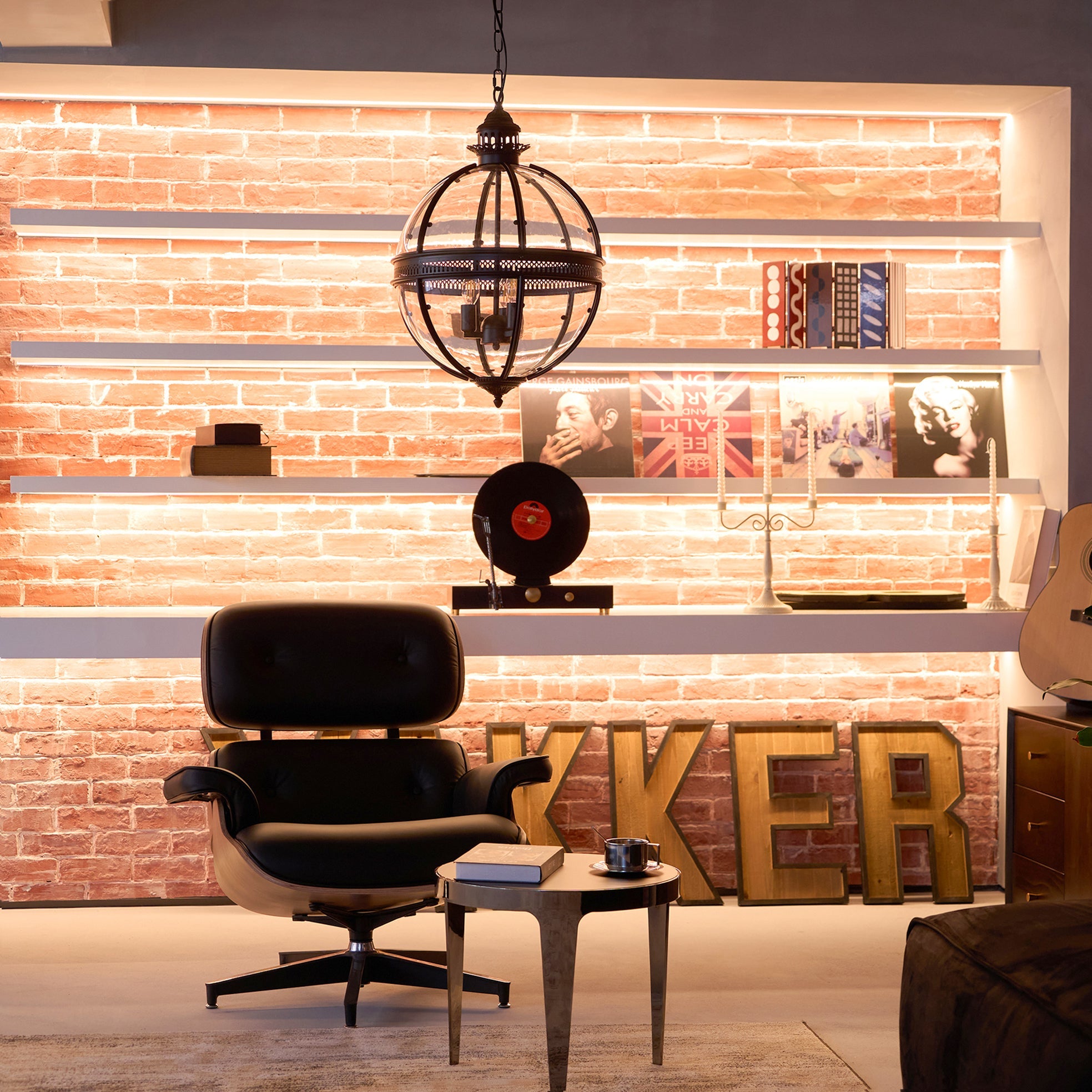 Braeden | Glazen plafondlamp met metalen lichaam 7