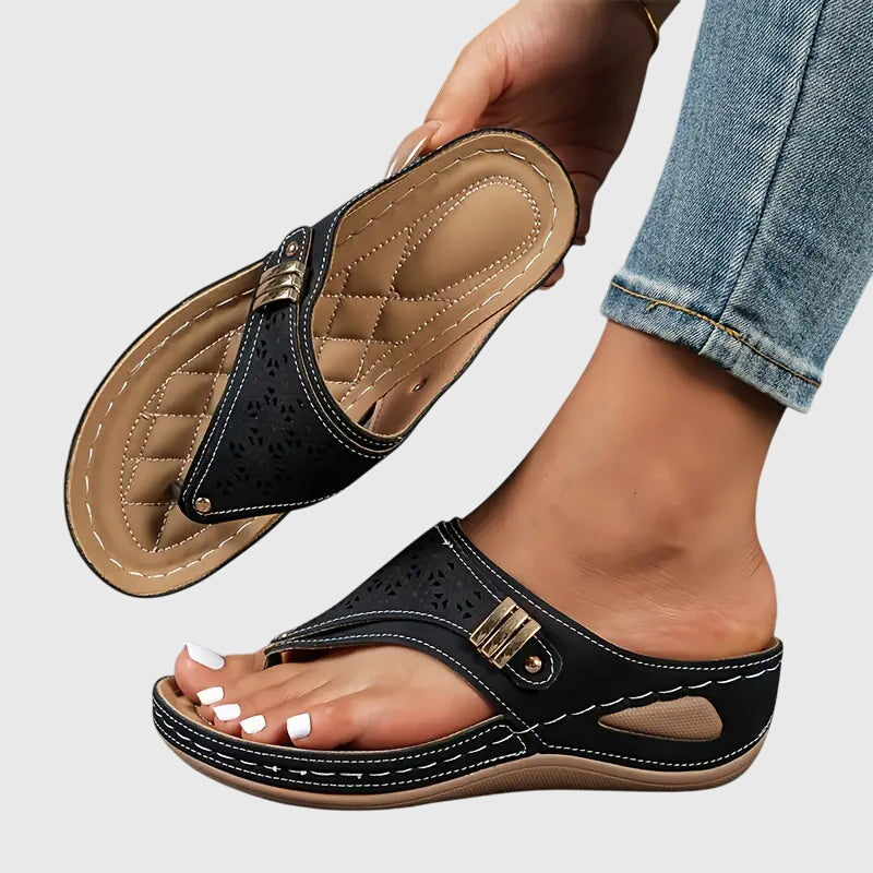 Casual Instapsandalen Met Sleehak | Navando