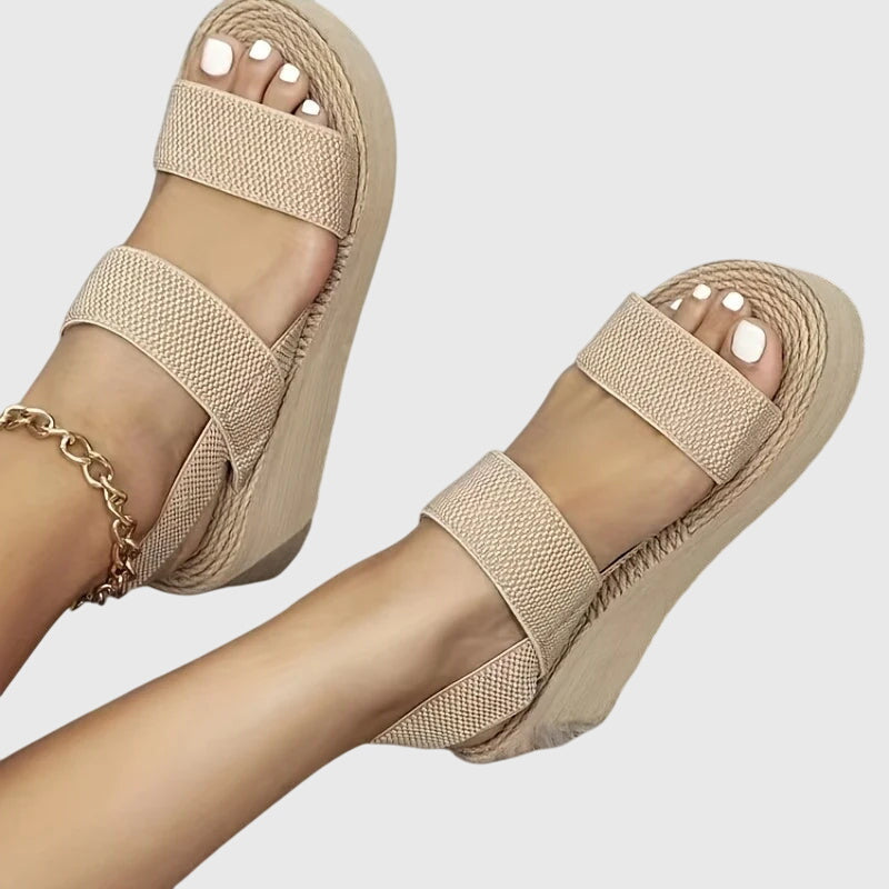 Comfortabele Sleehak Sandalen | Navando