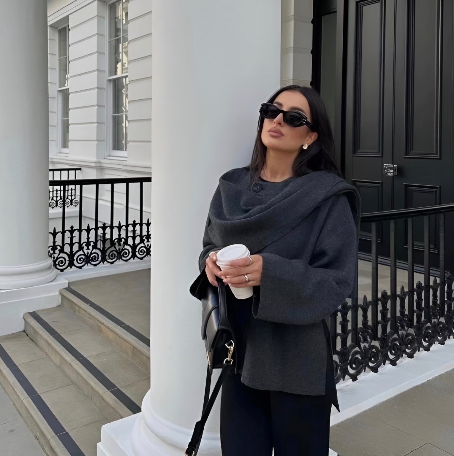 Dames capejas van zachte stof met asymmetrisch design 1