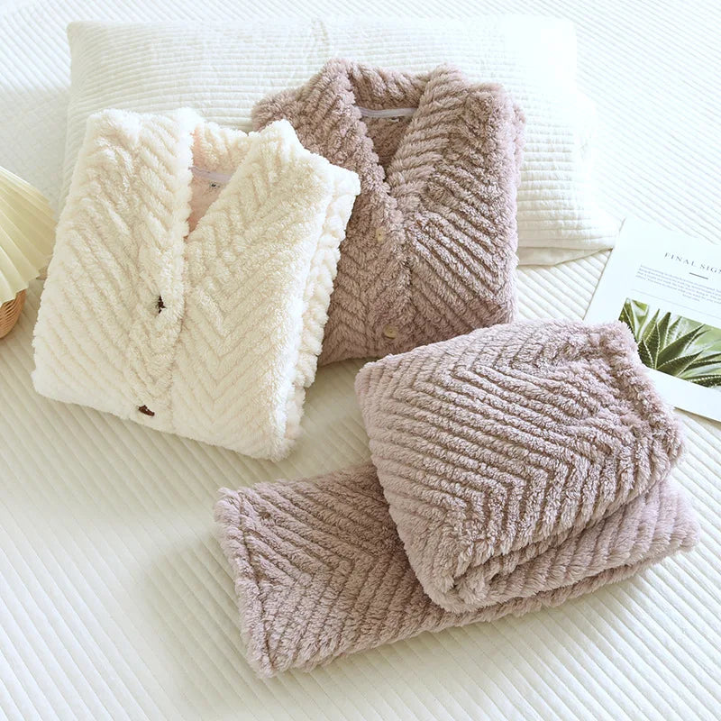 Evi | Koraalfleece pyjama met V-hals 3