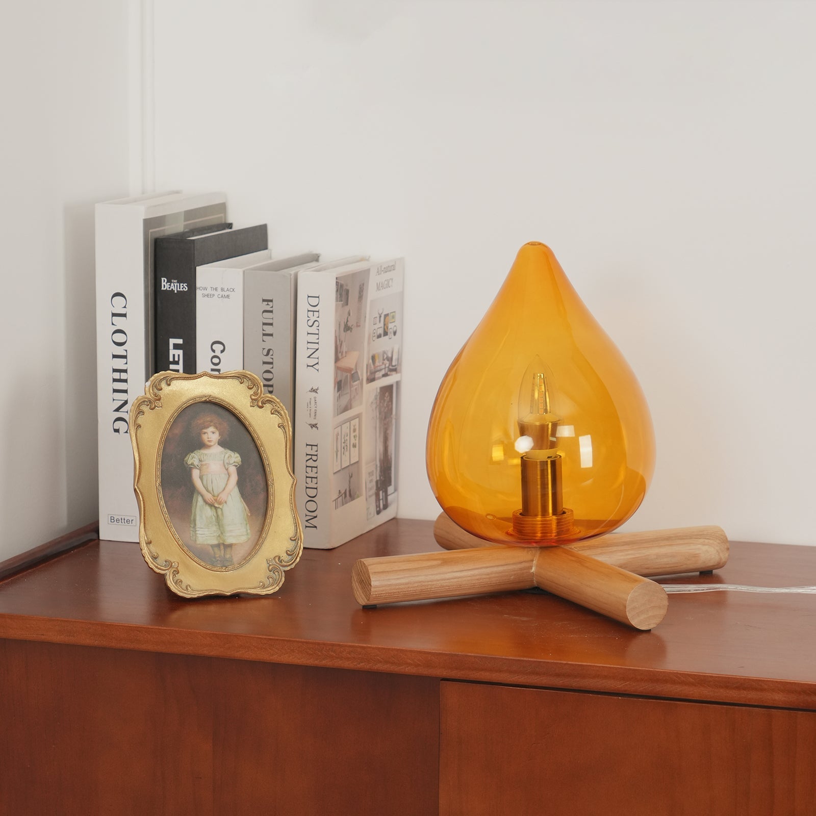 Firebam | Handgeblazen glazen tafellamp met houten basis 4