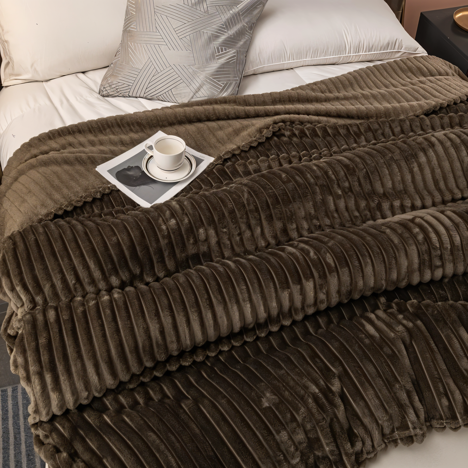 Gezellige | Ademend pluche fleecedeken 8