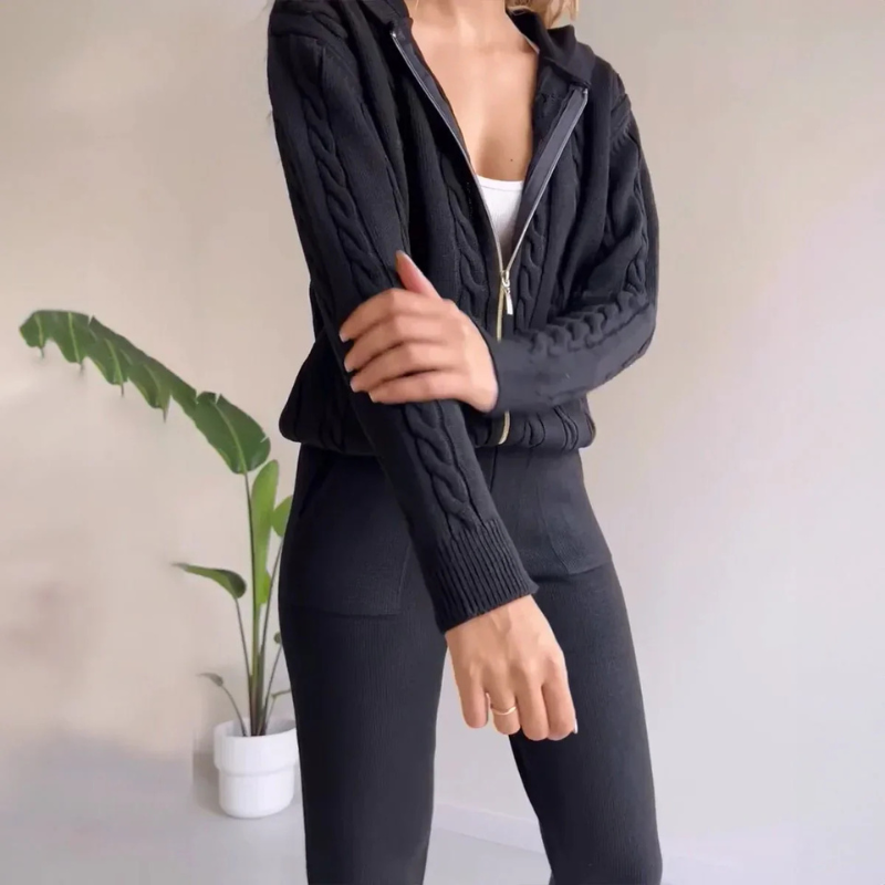 Kap | Tweedelige set met ritstop en cropped broek 1
