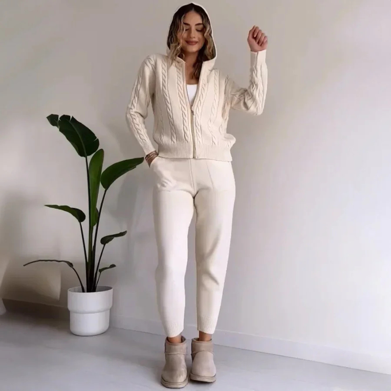 Kap | Tweedelige set met ritstop en cropped broek 5