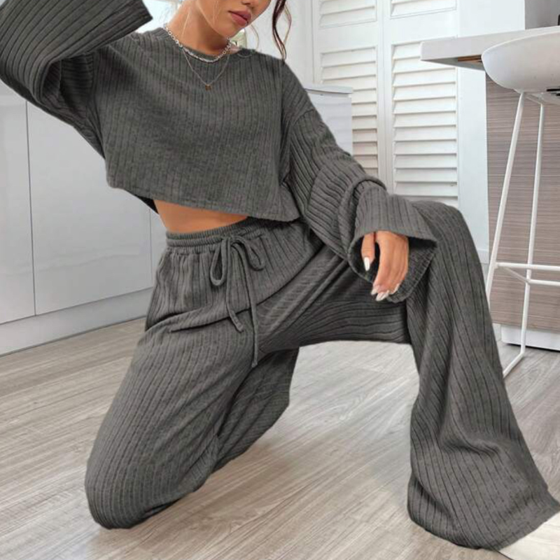 Laura | Lichtgewicht tweedelige set met cropped top en wijde broek 7