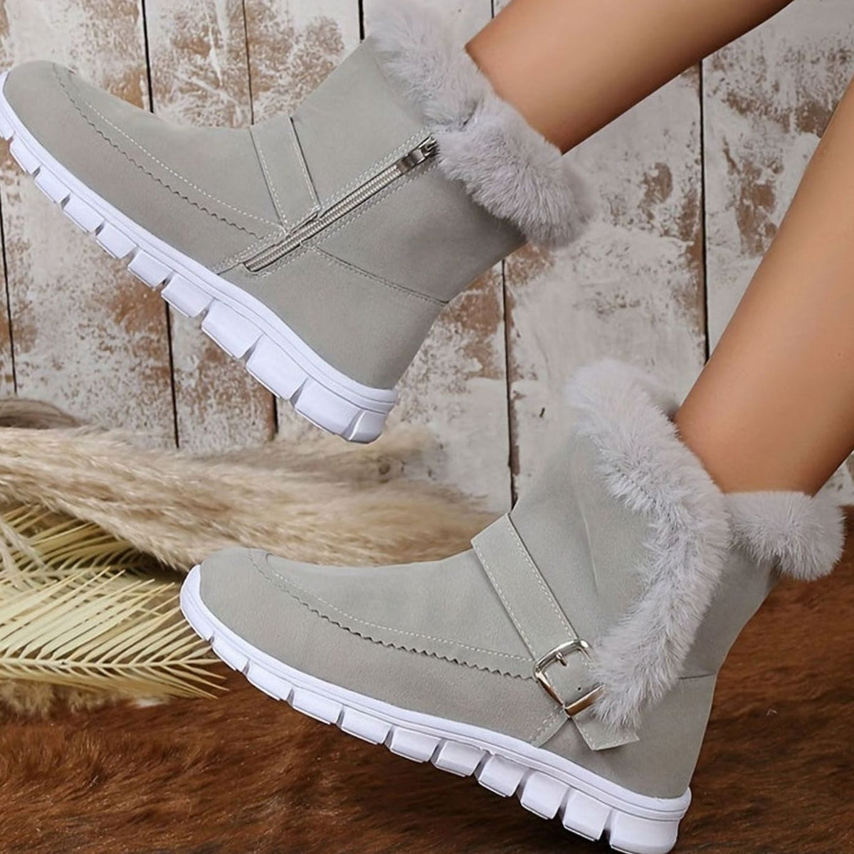 Lova | Gevoerde Snowboots Met Opvallende Gesp