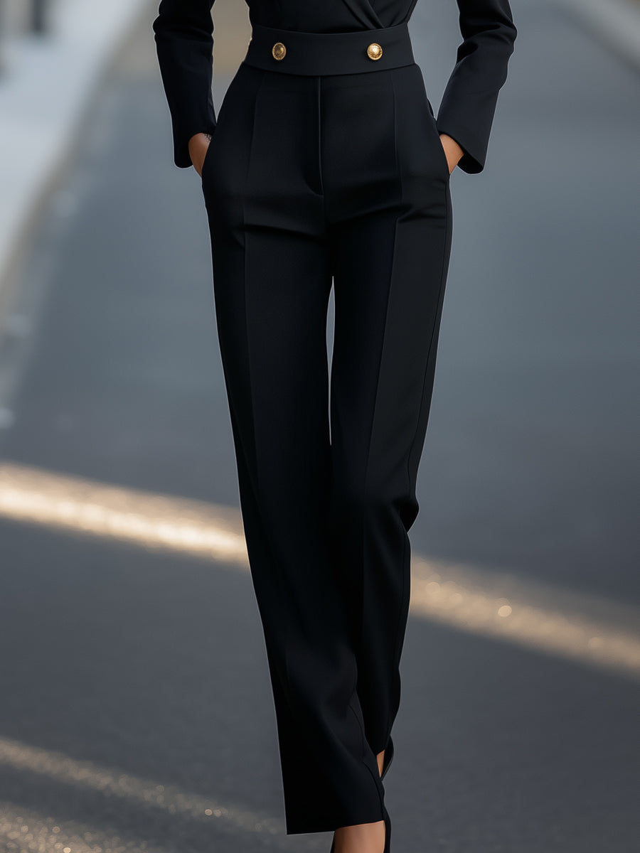 Mooyius | Crêpe jumpsuit met V-wikkelhals en gouden knoopaccenten 2