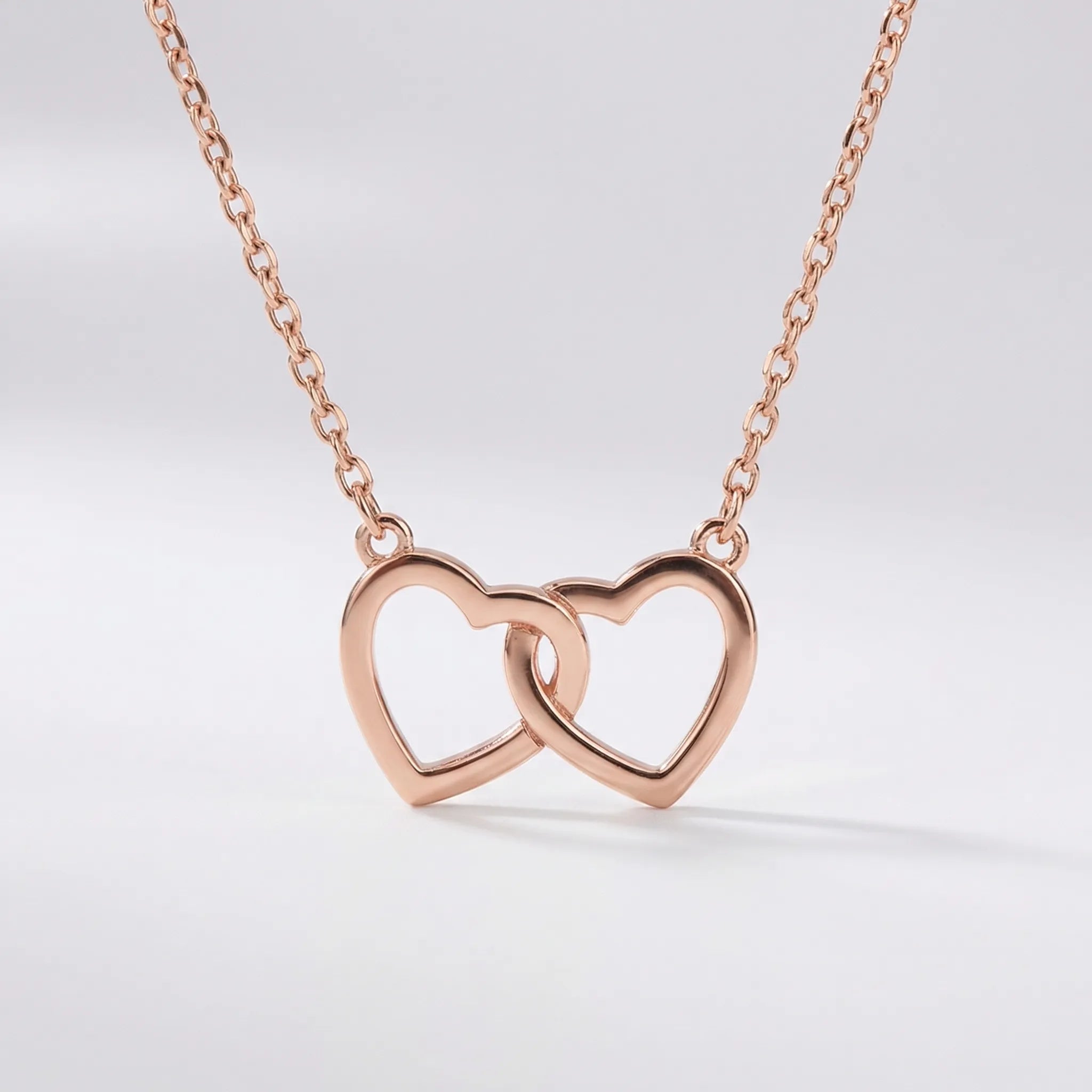 Navando | Decoratieve Beerfiguur Met Roos En Ketting