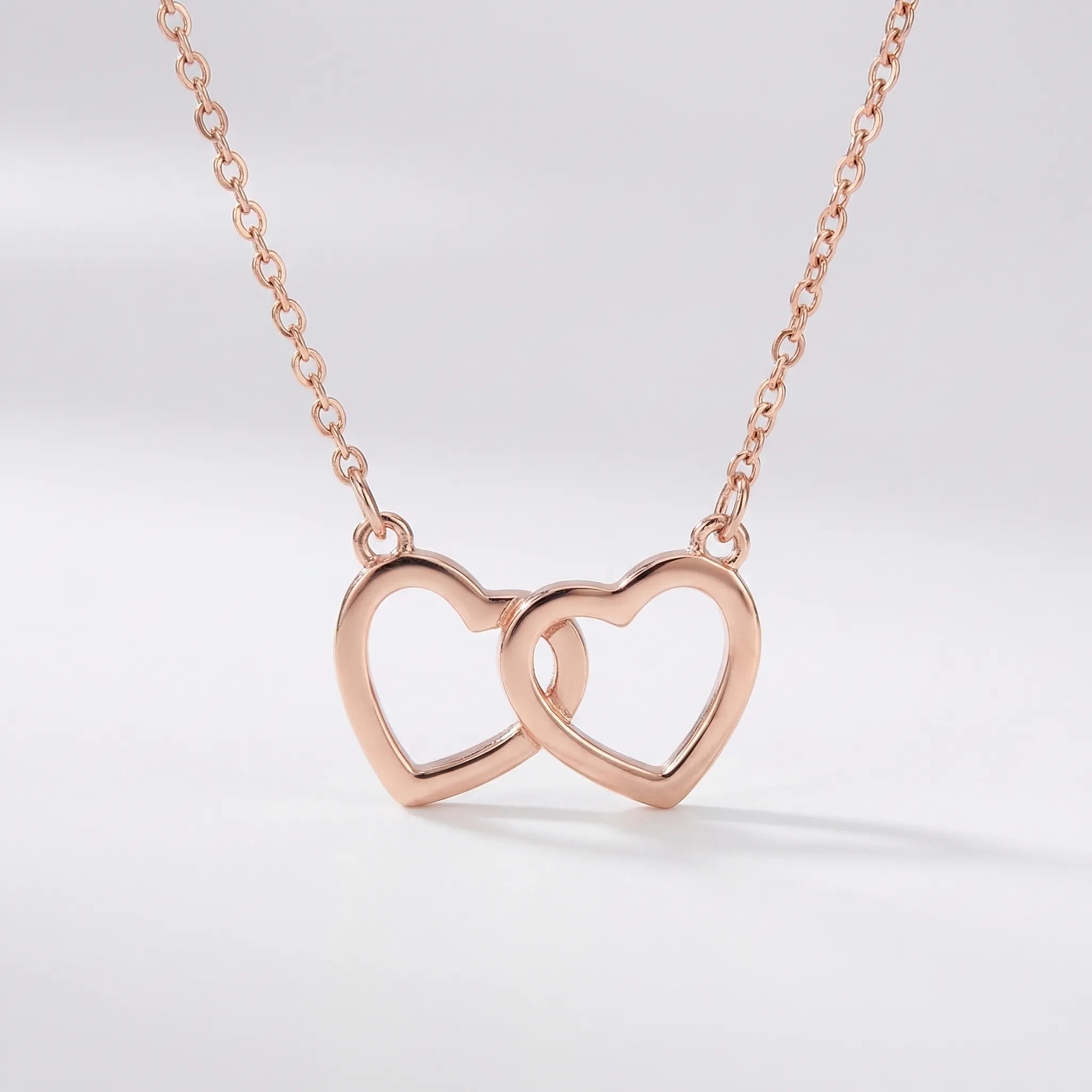 Navando | Decoratieve Beerfiguur Met Roos En Ketting