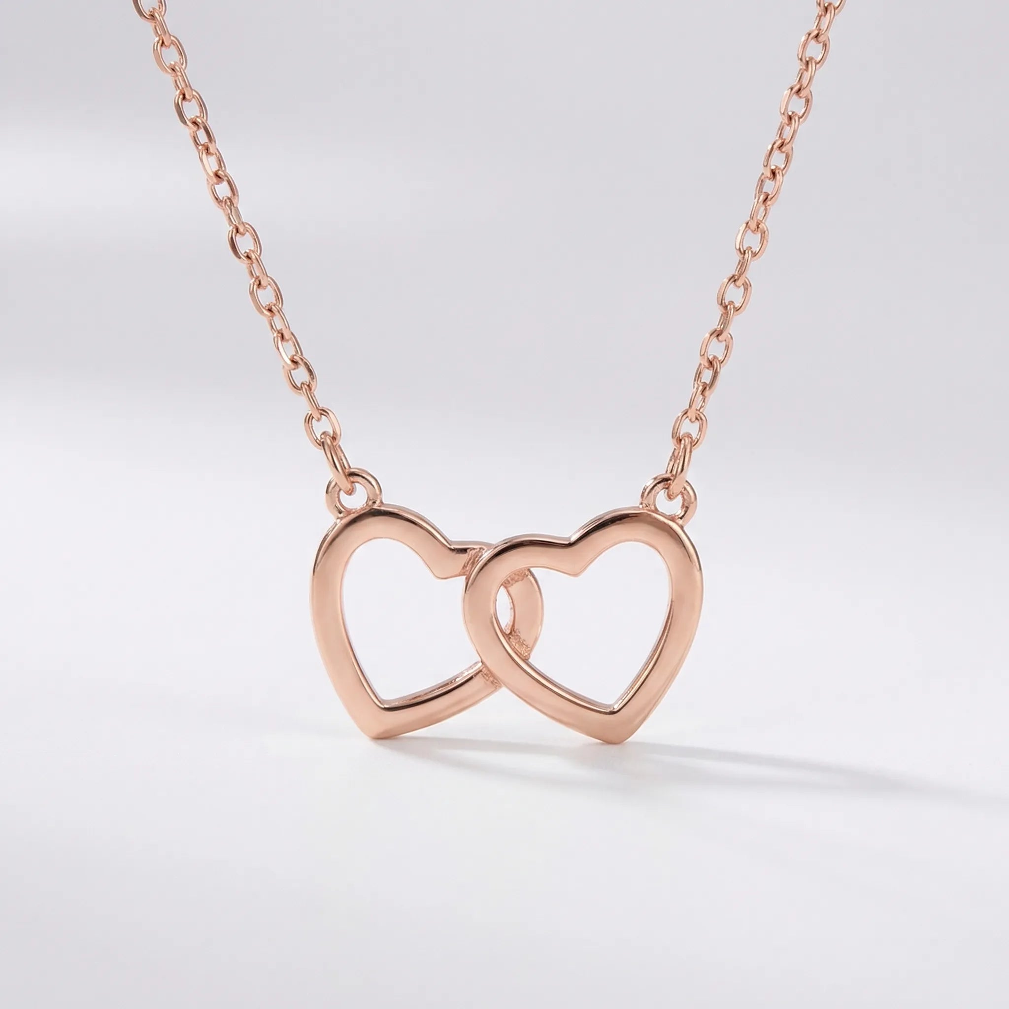 Navando | Decoratieve Beerfiguur Met Roos En Ketting