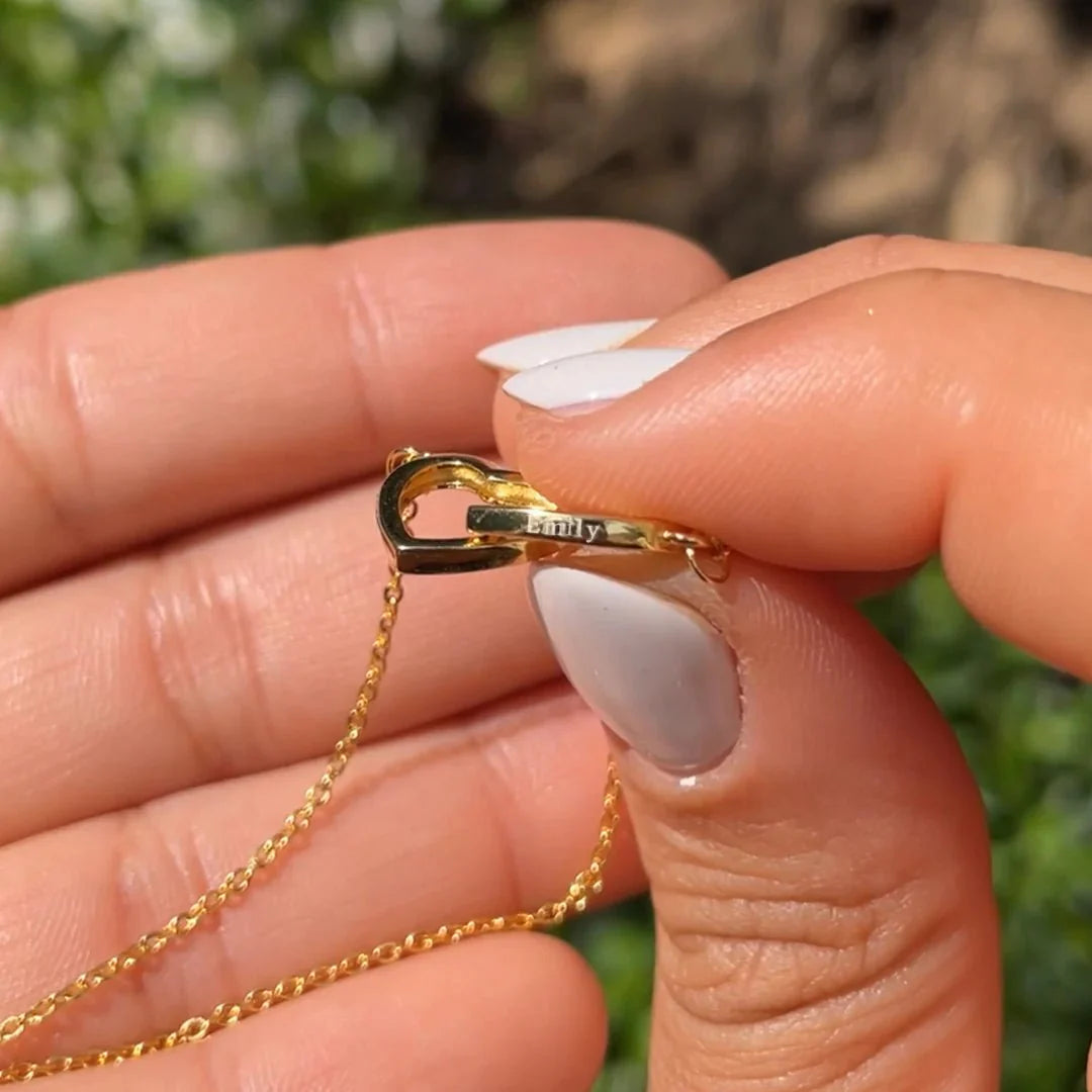 Navando | Decoratieve Beerfiguur Met Roos En Ketting