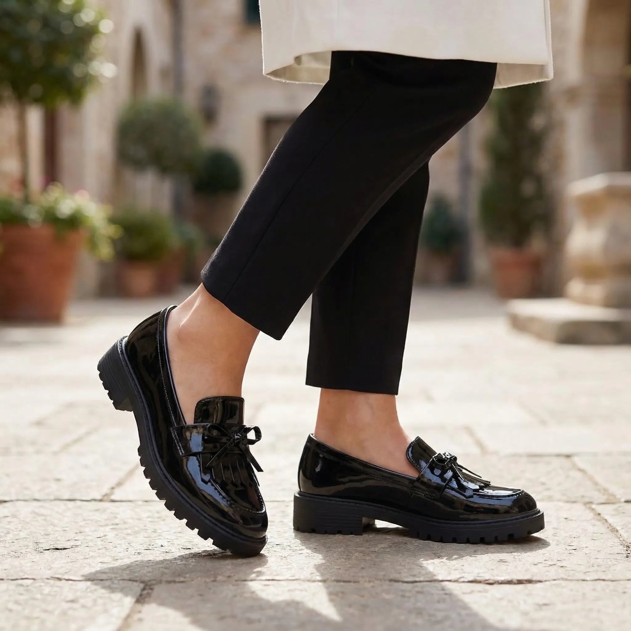 Navando | Glanzende Loafer Met Kwastjesdetail