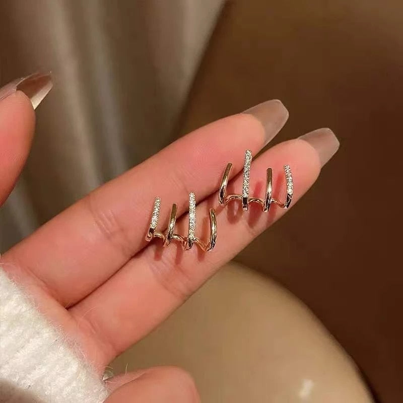 Navando | Gouden Ear Cuff Met Zirkoonsteentjes