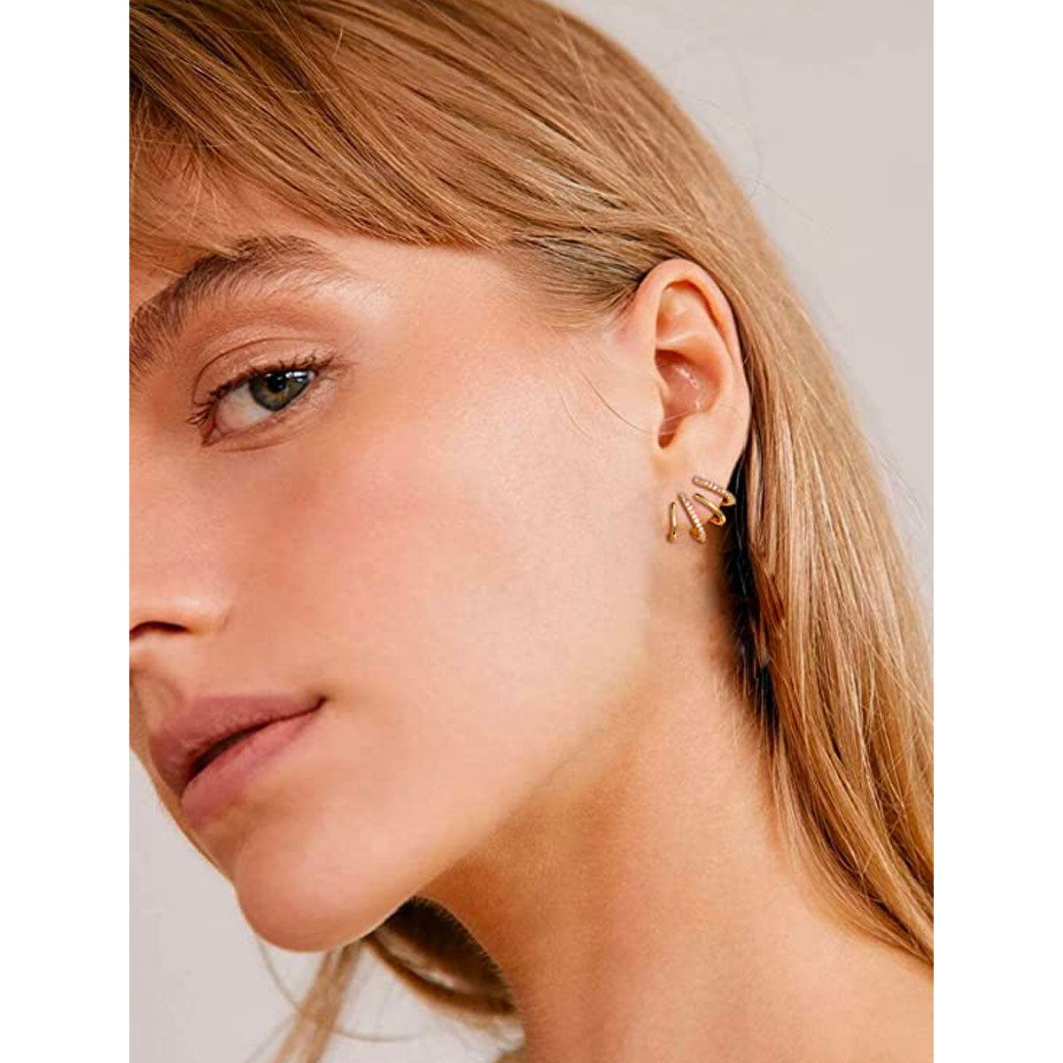 Navando | Gouden Ear Cuff Met Zirkoonsteentjes