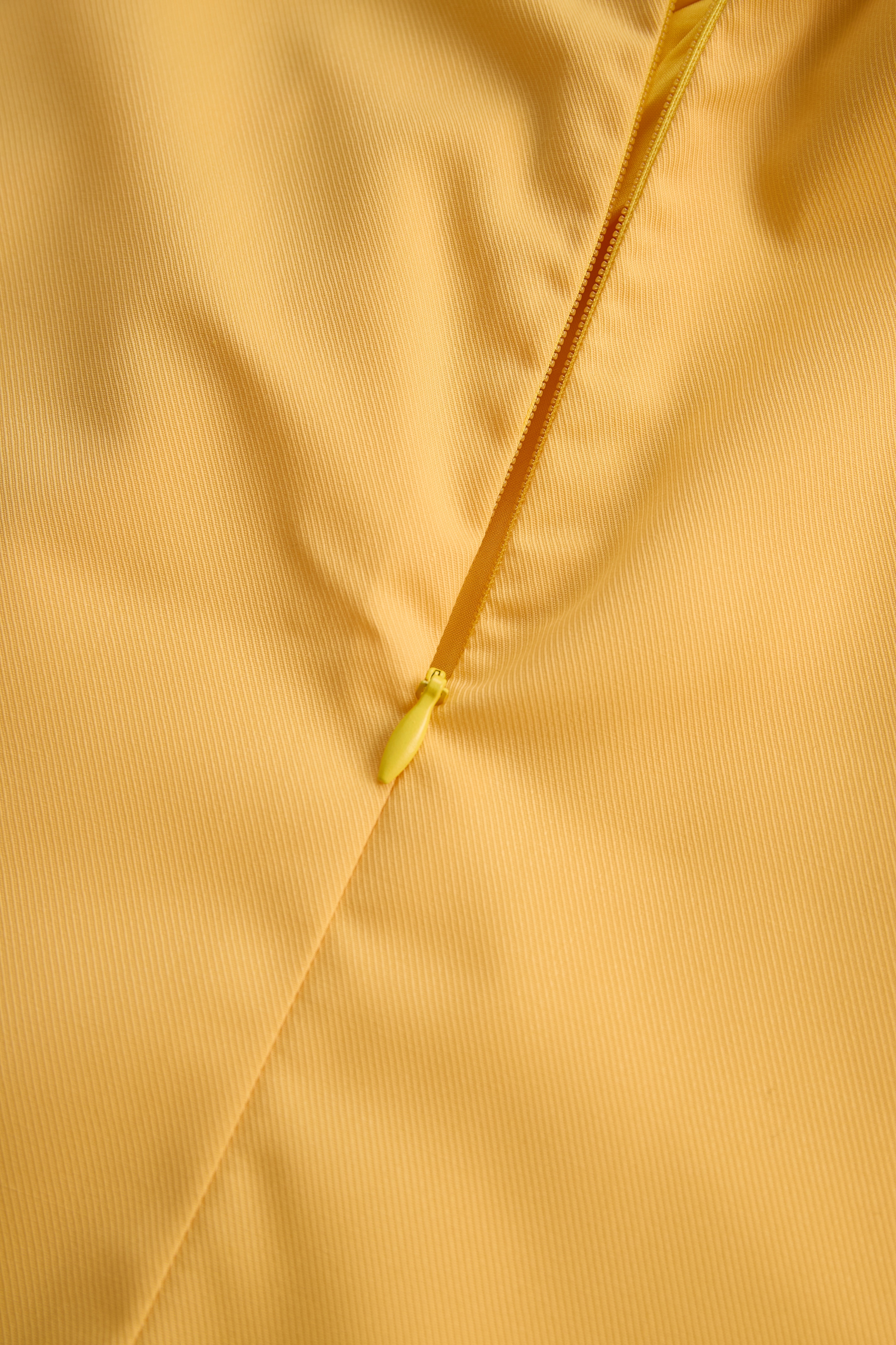 Navando | Mouwloze Halter Blouse Met Strikdetail