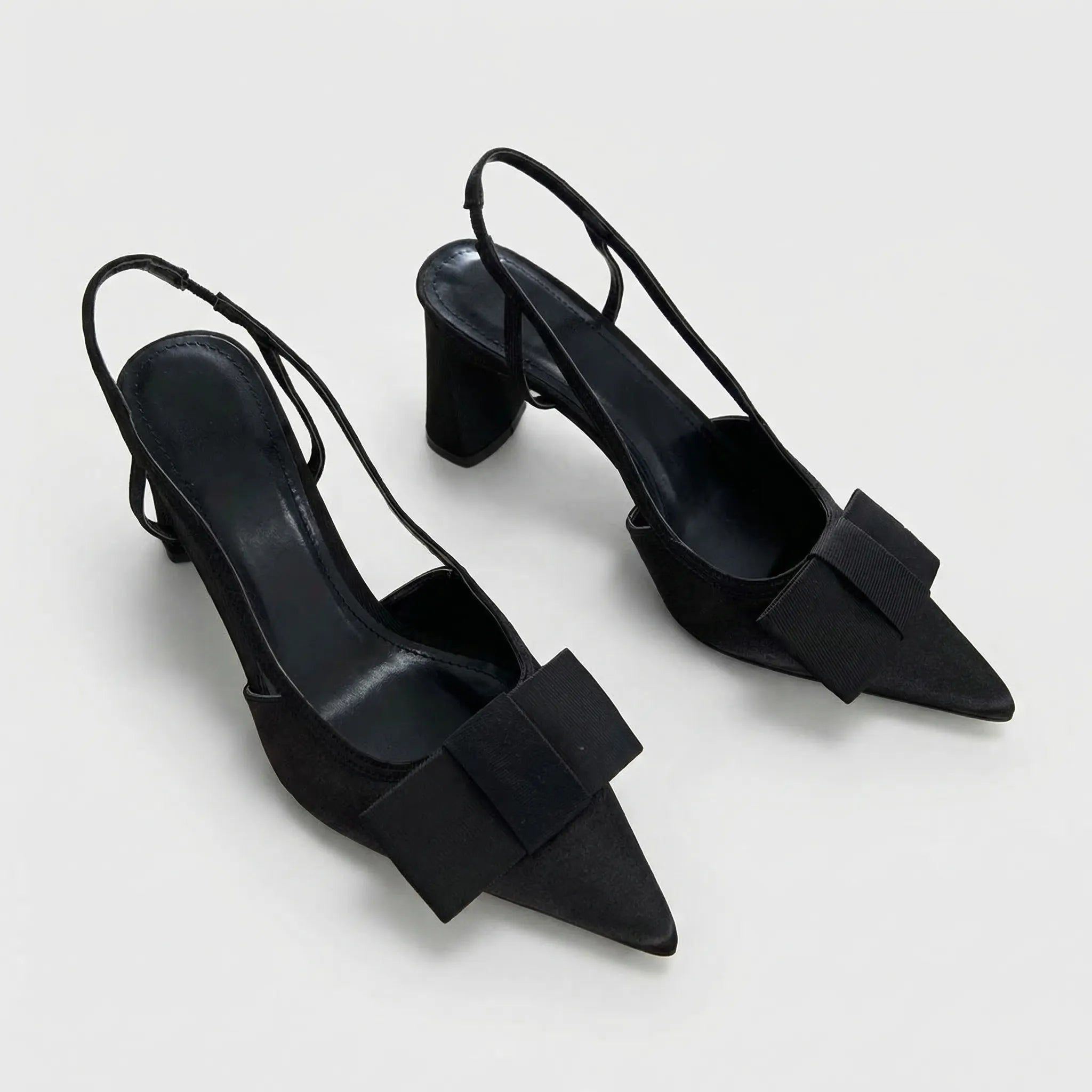 Navando | Spitse Pump Met Vlinderstrikdetail