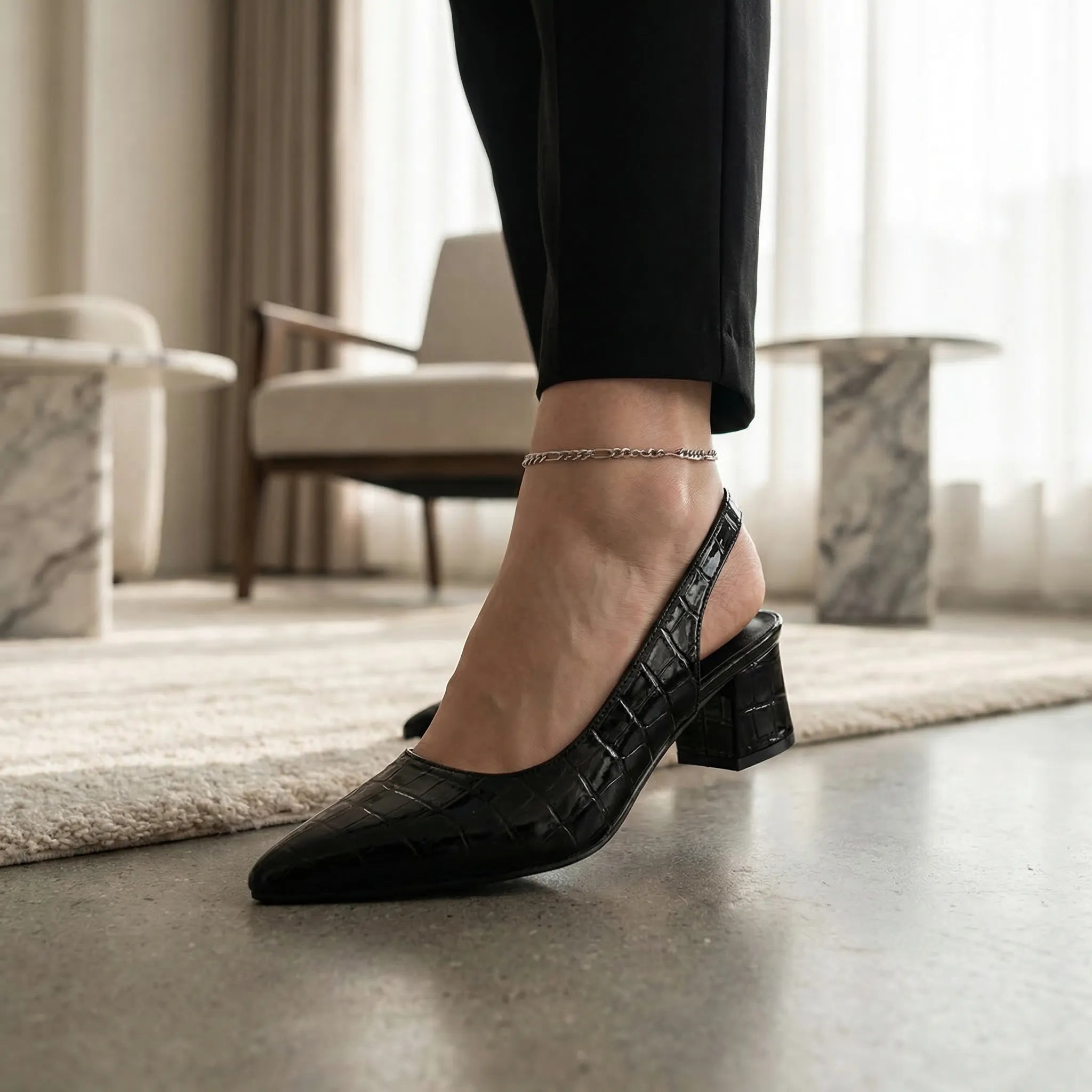 Navando | Spitse Slingback Pump Met Blokhak