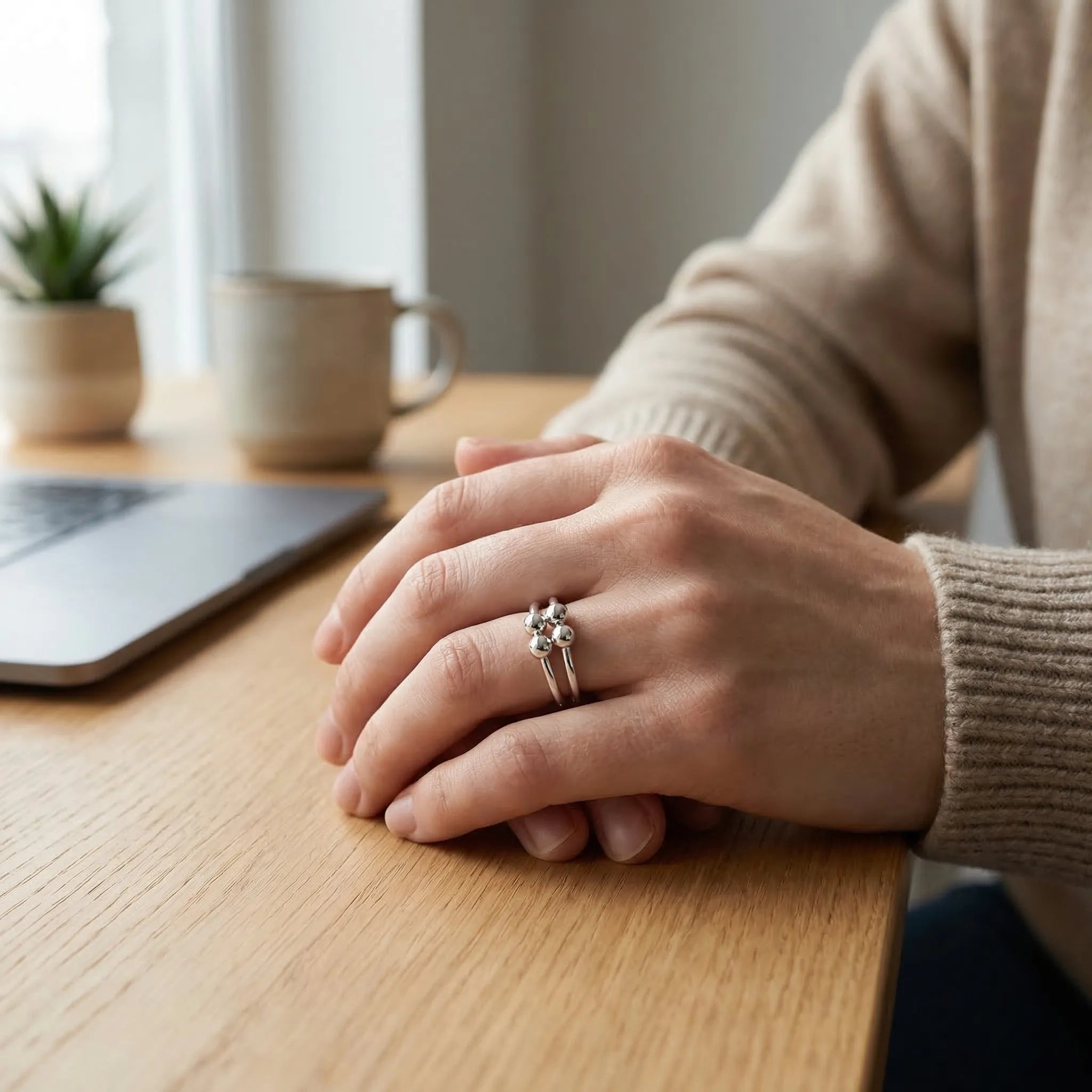 Navando | Verstelbare Ring Met Roterende Kralen