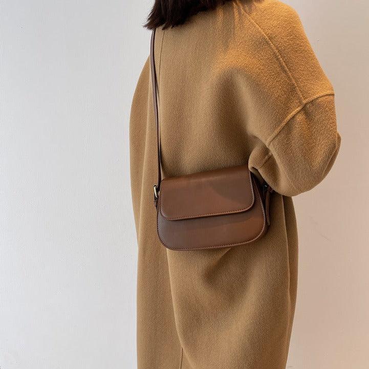 Lauren - Umhängetasche mit verstellbarem Riemen und goldener Schnalle