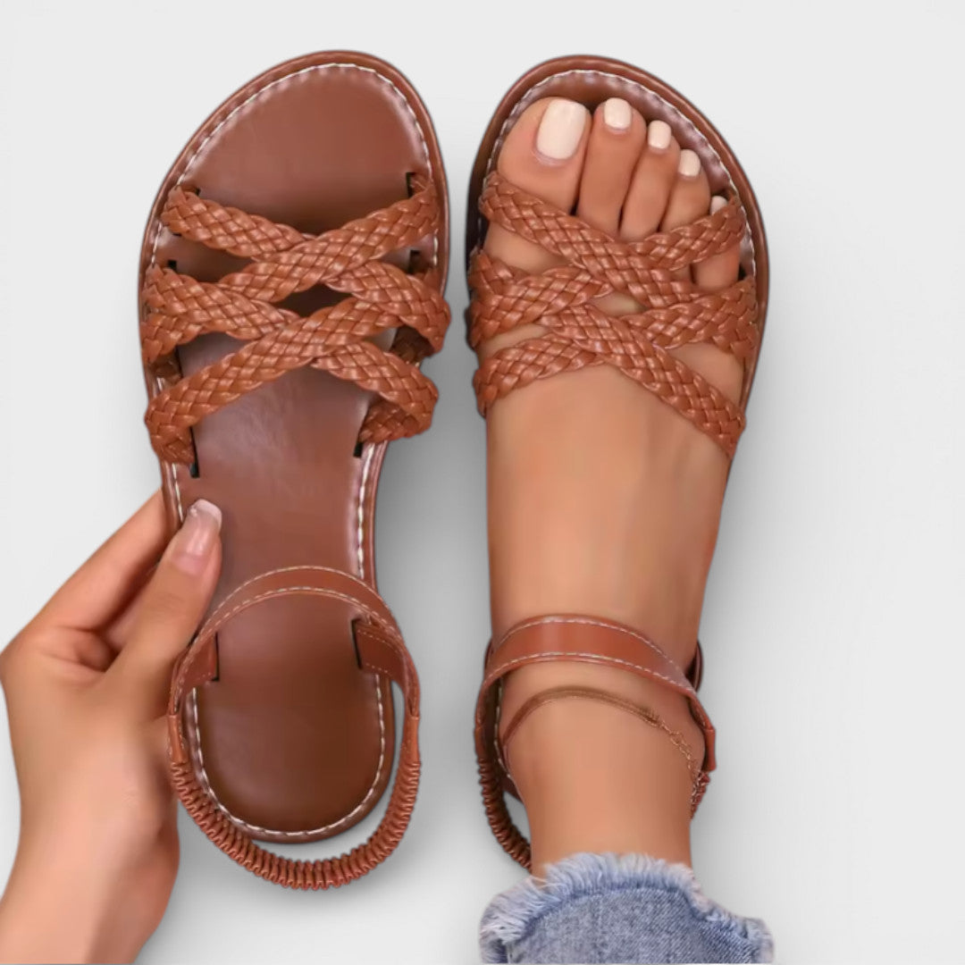 Onbekend | Gekruiste bandjes platte sandalen 10
