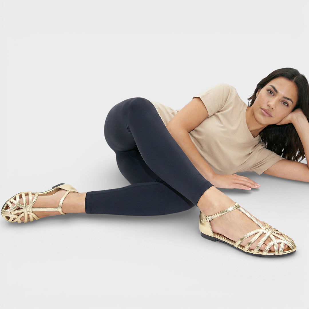 Onbekend | Gekruiste bandjes platte sandalen 5