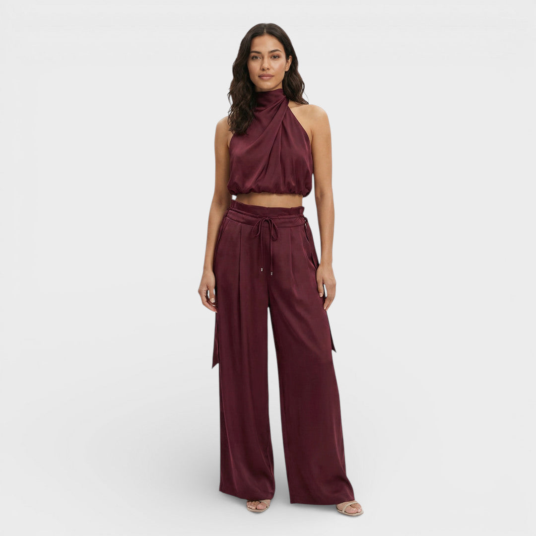 Onbekend | Lange mouwloze zwarte jumpsuit met gedrapeerde kraag 3