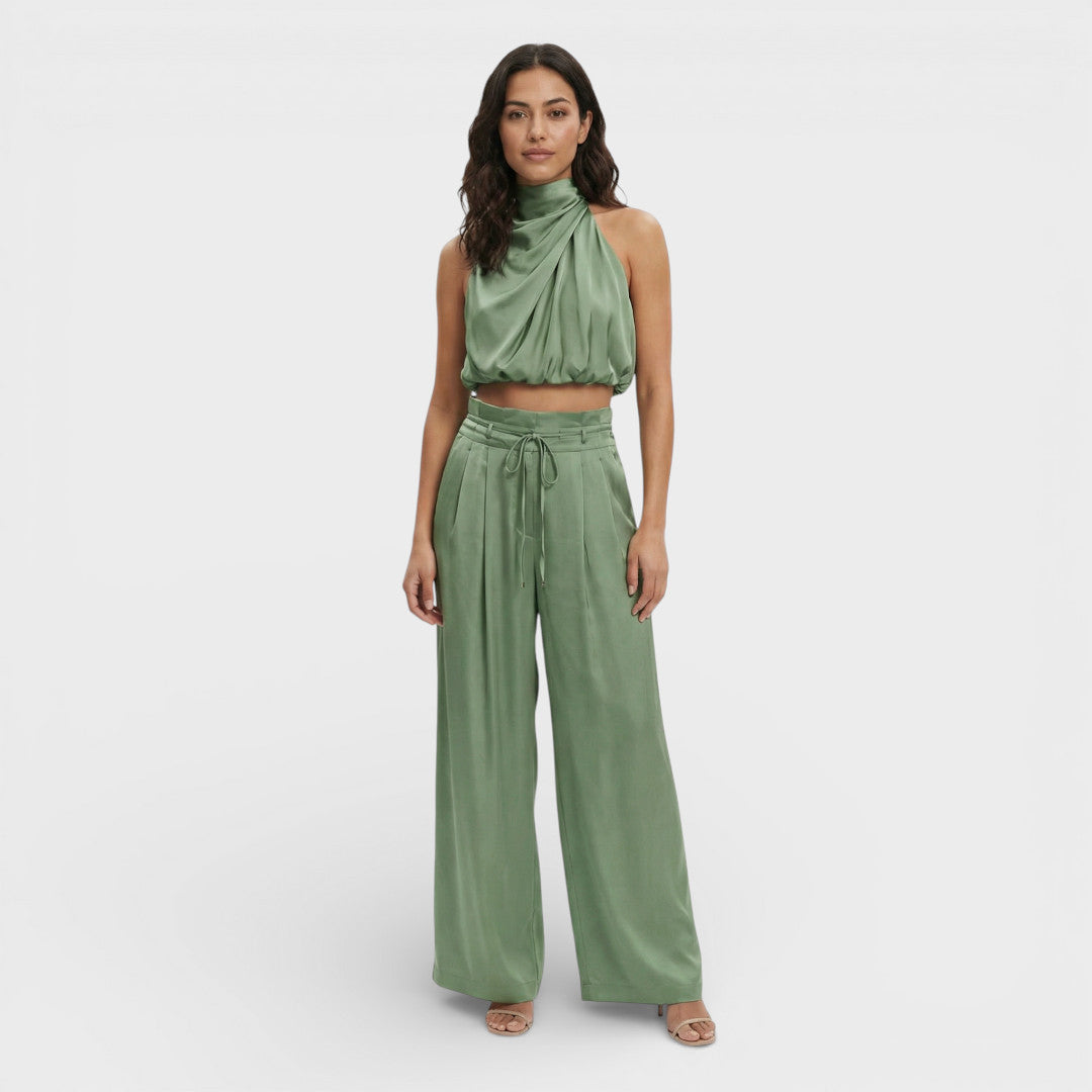 Onbekend | Lange mouwloze zwarte jumpsuit met gedrapeerde kraag 6