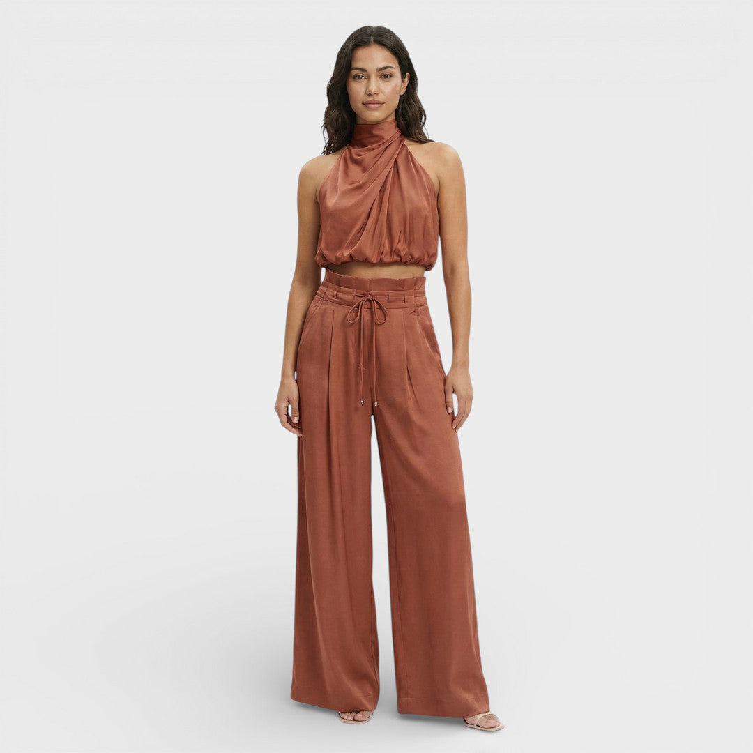 Onbekend | Lange mouwloze zwarte jumpsuit met gedrapeerde kraag 9