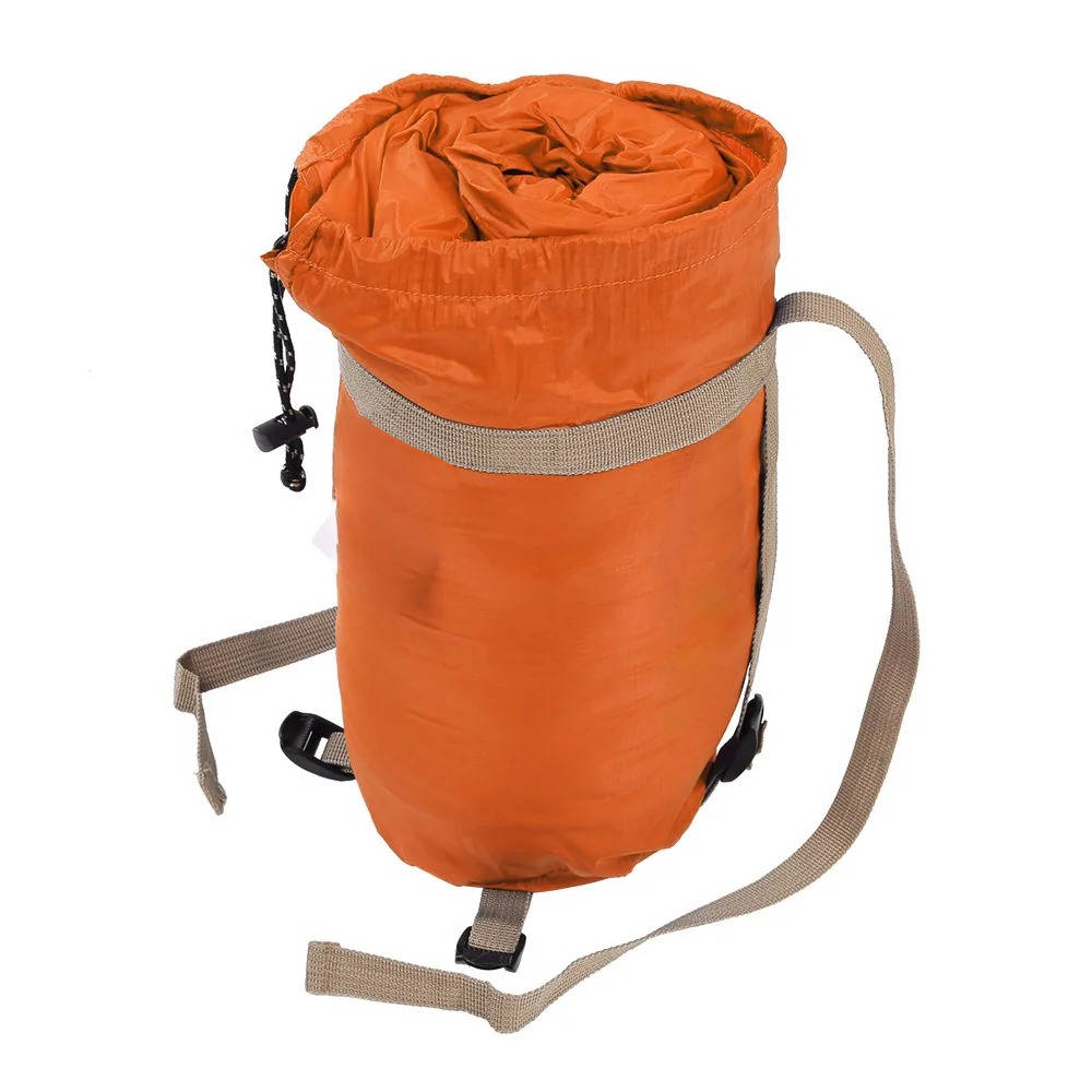 Outdoor Essentials | Dubbellaagse slaapzak met compressiesysteem 4