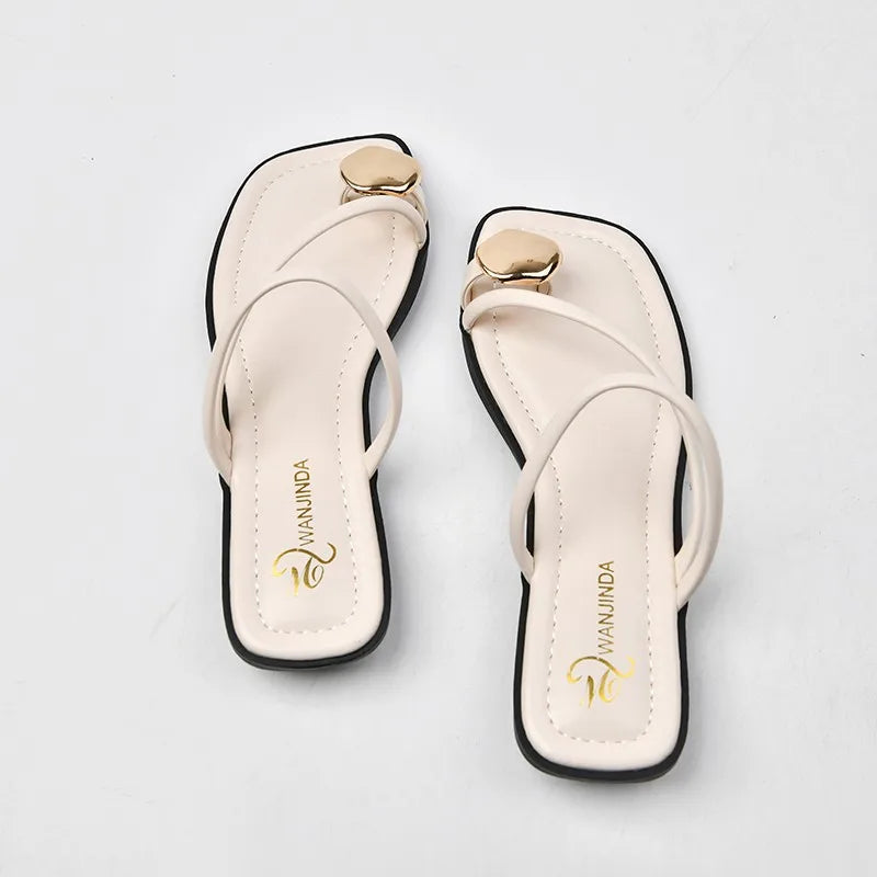 Platte Sandalen Met Gekruiste Bandjes | Navando