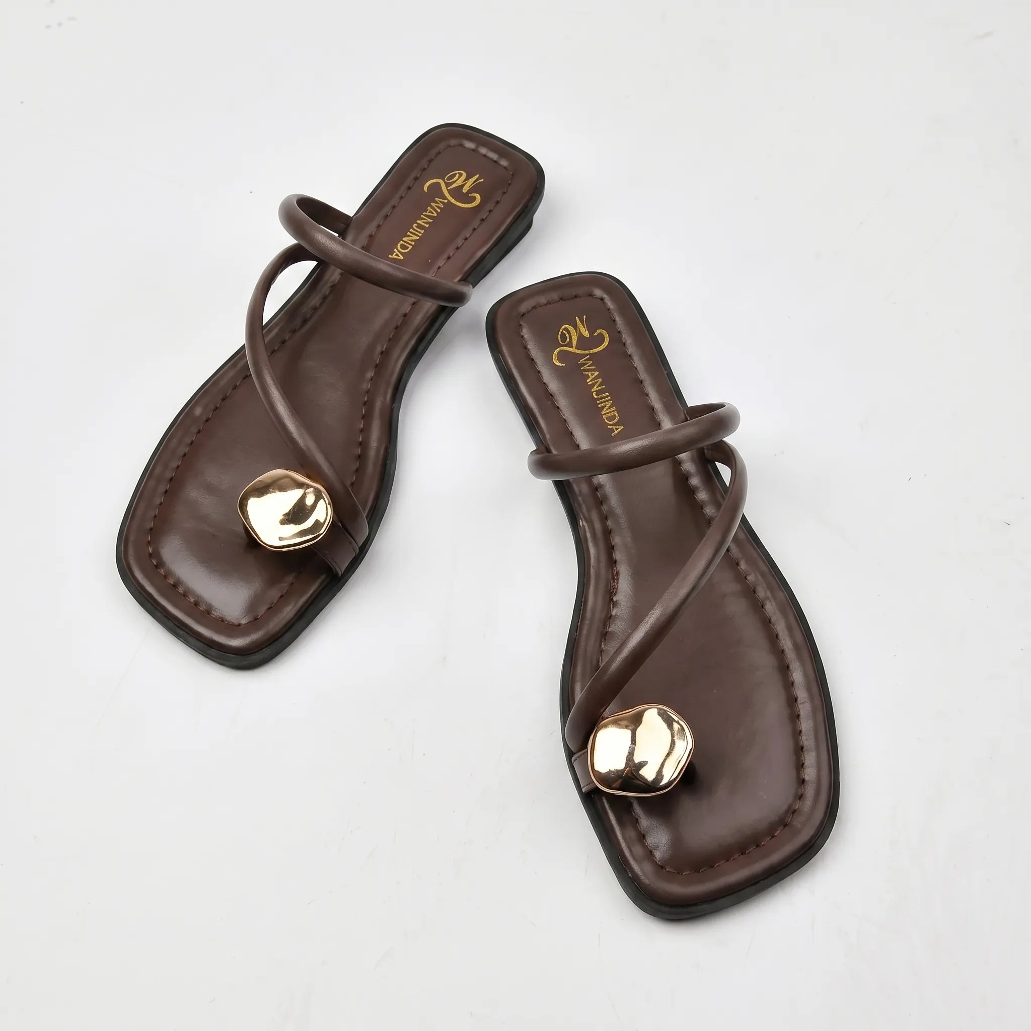 Platte Sandalen Met Gekruiste Bandjes | Navando