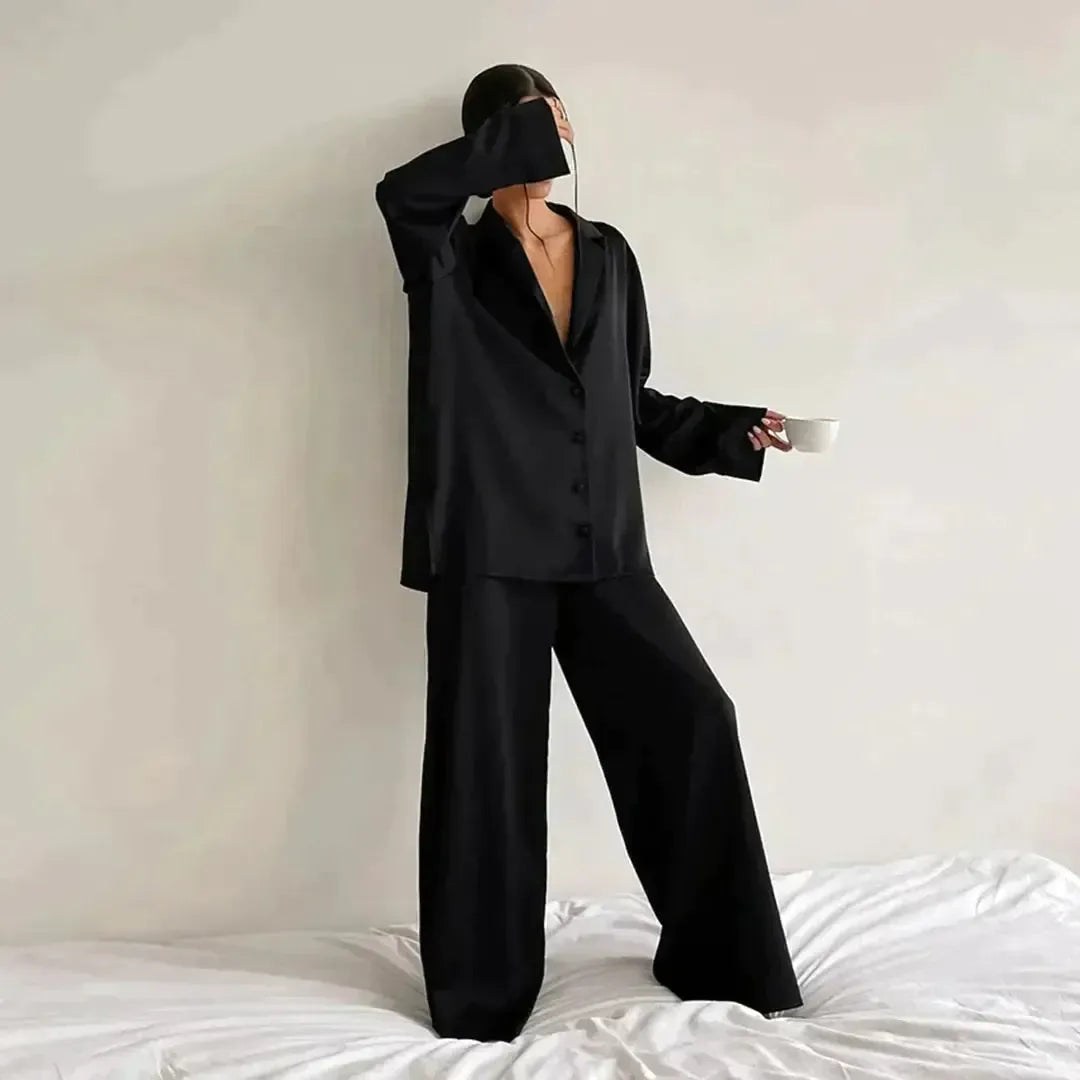 Pyjama_Set_Satijn_Tweedelig_Lange_Mouwen_Victoria_Mae_Nederland_Belgie