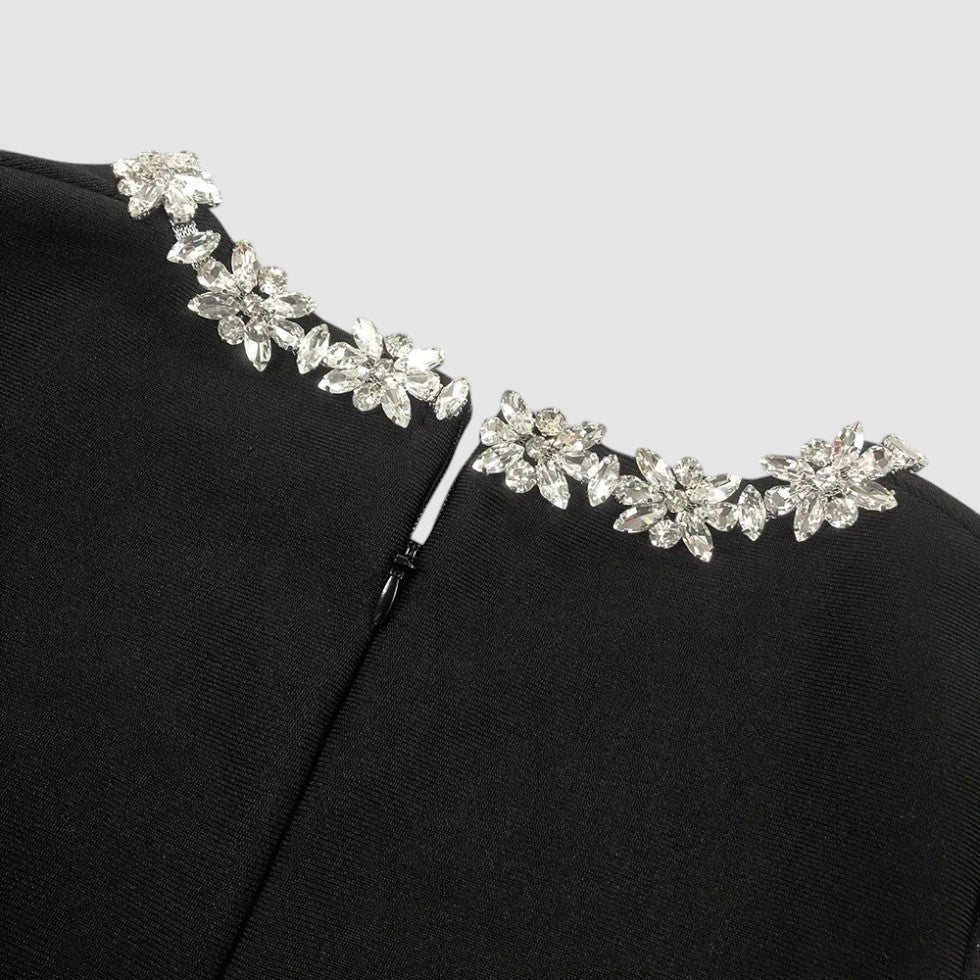 Mini-jurk van pluche fluweel met lange mouwen en bloemenhalslijn voor dames