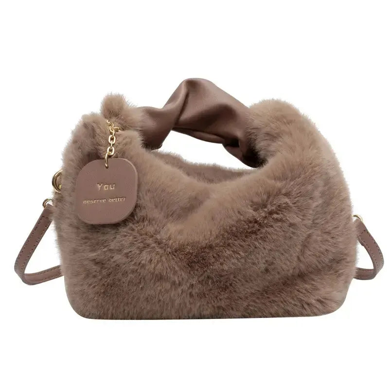 Mia - Flauschige Handtasche mit Crossbody – Luxus und Funktionalität
