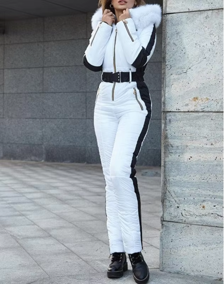 Lucy - Warm en Stijlvol Skipak met Capuchon en Ceintuur