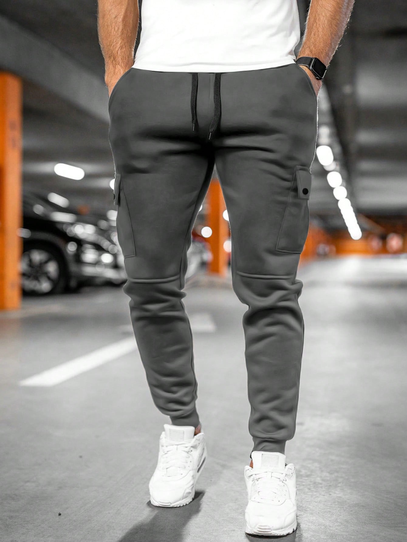 Tom | Lichte stretch joggingbroek met praktische zakken 8
