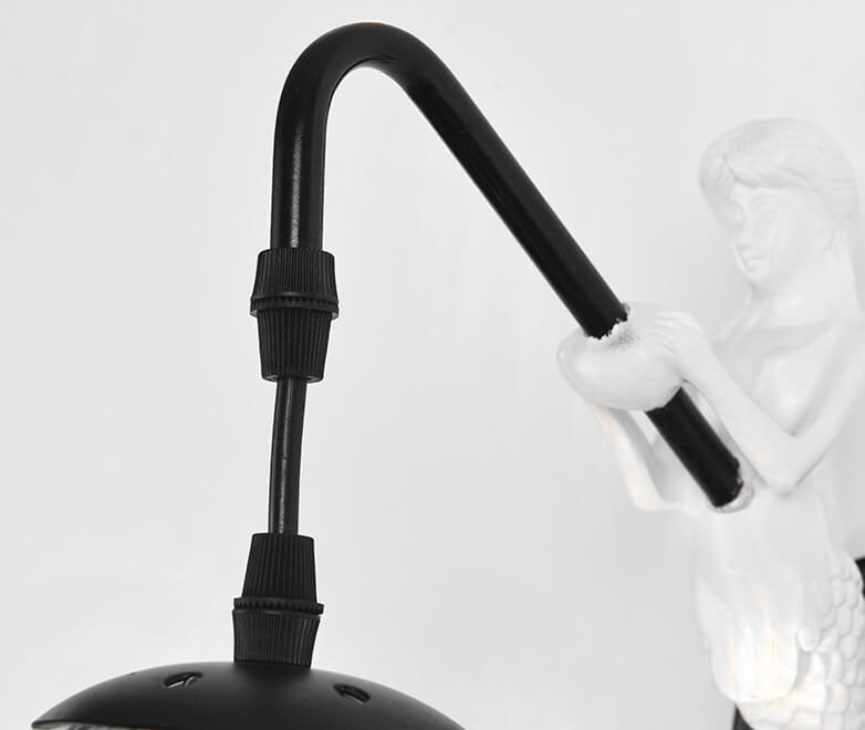 Vintage wandlamp | Uniek zeemeermin motief, metaal en hars, glazen lampenkap 5