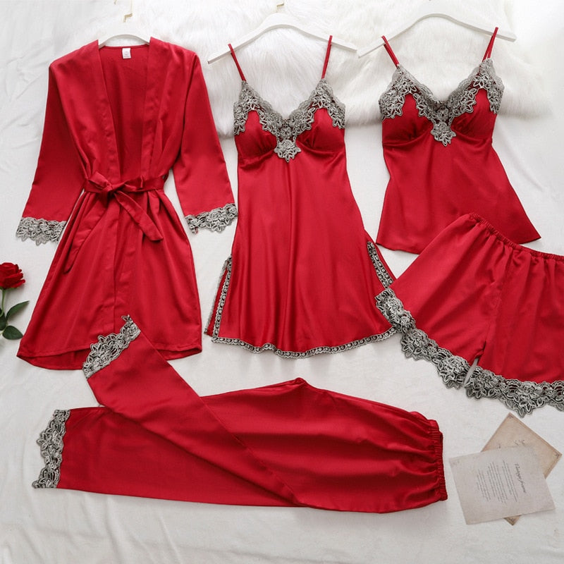 Zijden Look | Elegante V-hals Pyjama Set met Kant 2
