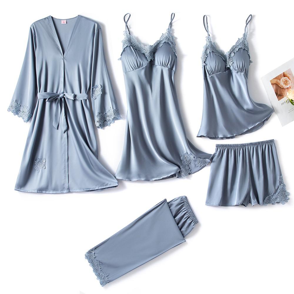 Zijden Look | Elegante V-hals Pyjama Set met Kant 9