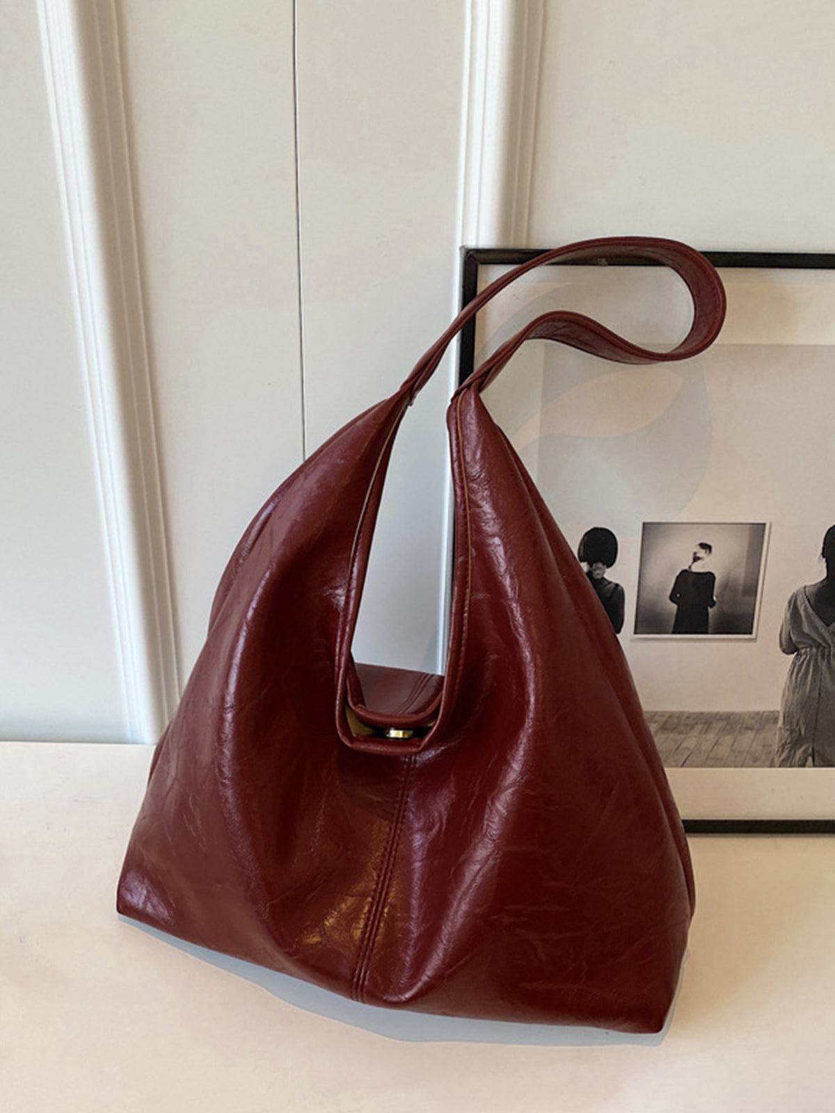 Esther | Hobo tas van glanzend kunstleer - foto 3