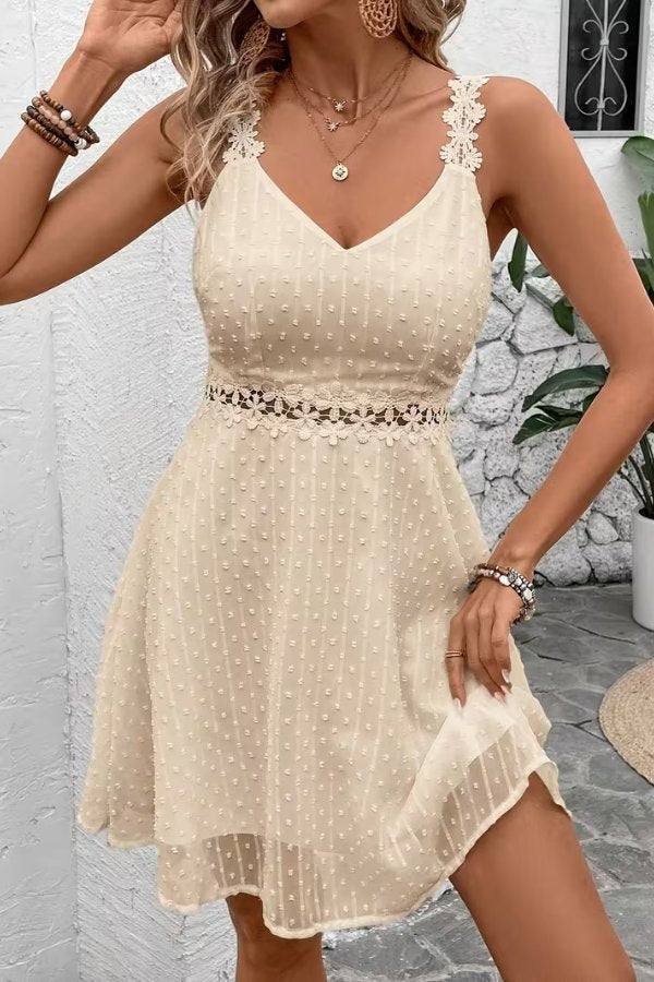 Floor | Mini cocktailjurk met kanten taille - Abrikoos