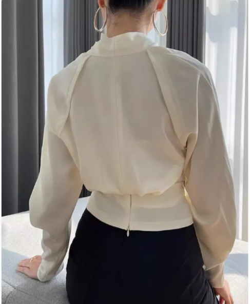Loes | Satijnen wikkelblouse voor dames - foto 3
