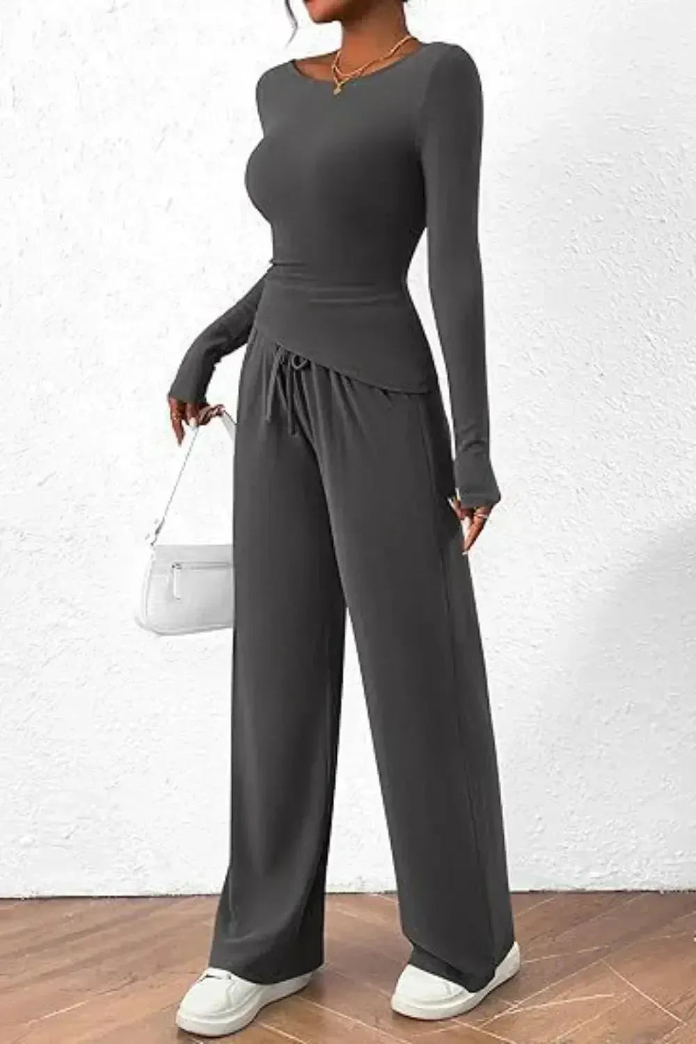 loungewear set. lounge set. pyjama set. tweedelige set. grijs