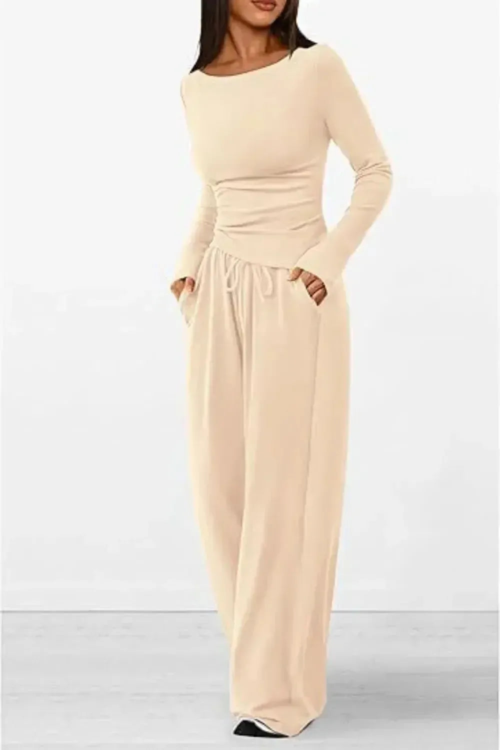 loungewear set. lounge set. pyjama set. tweedelige set. victoria mae. beige